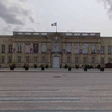Cosy A Hyper Centre Proche Aeroport Et Gare Sncf Apartment *